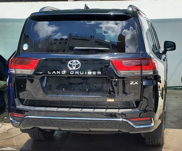 2022 Toyota Land Cruiser 3.3 Diesel 4WD - Black, Off-Road Package