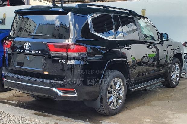 2022 Toyota Land Cruiser 3.3 Diesel 4WD - Black, Off-Road Package