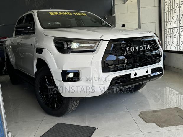 2023 Toyota Hilux White - Two Variants, Infinite Possibilities