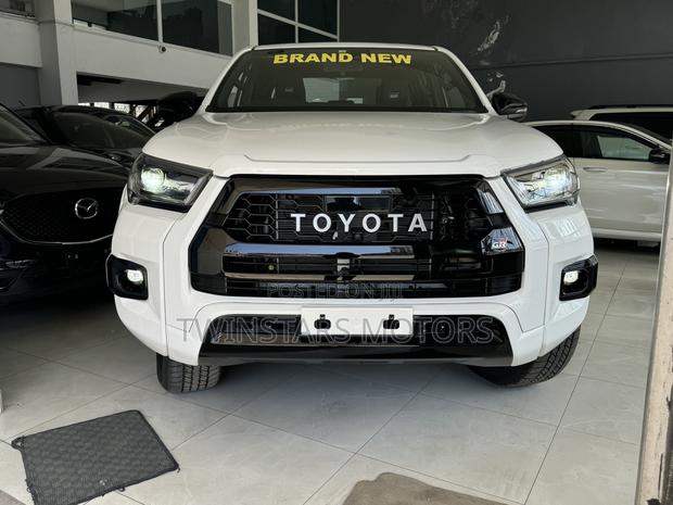 2023 Toyota Hilux White - Two Variants, Infinite Possibilities