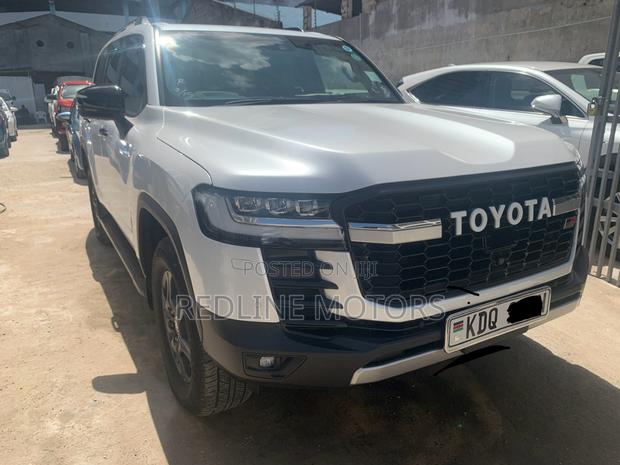 Off Road 2021 Toyota Land Cruiser 4.5 V8 GXR White
