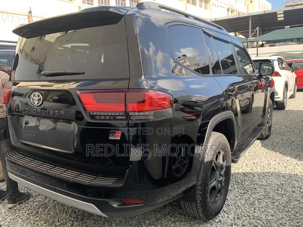 Black 2021 Toyota Land Cruiser 3.3 Diesel 4WD - Versatile SUV for All Terrain Conditions
