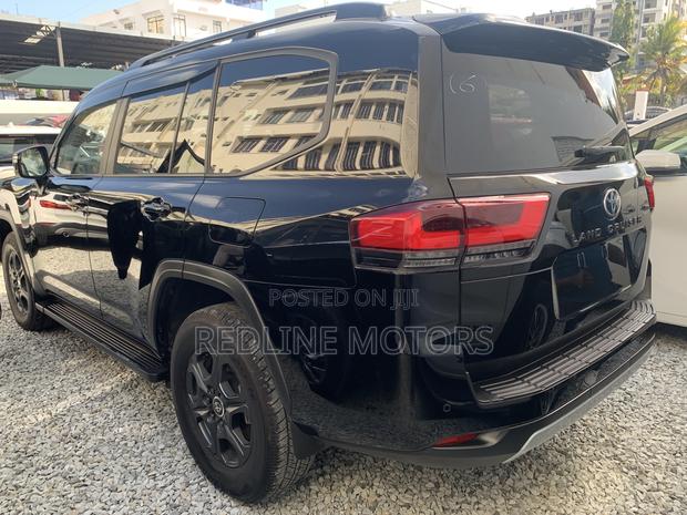Black 2021 Toyota Land Cruiser 3.3 Diesel 4WD - Versatile SUV for All Terrain Conditions