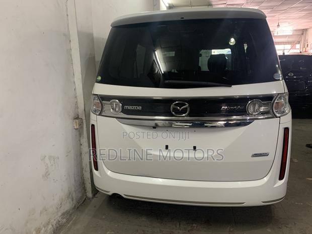 White Mazda Biante 2017: Spacious, Comfortable MPV