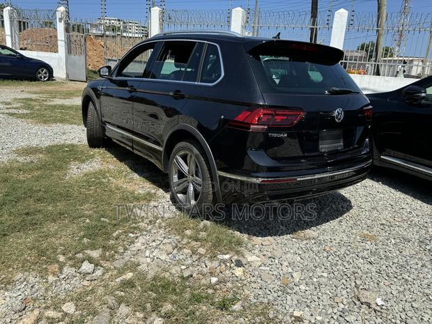 Volkswagen Tiguan 2018 Matt Black: Powerful SUV for Adventure
