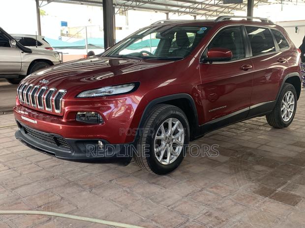 Front Wheel Drive 2017 Jeep Cherokee Limited - Red