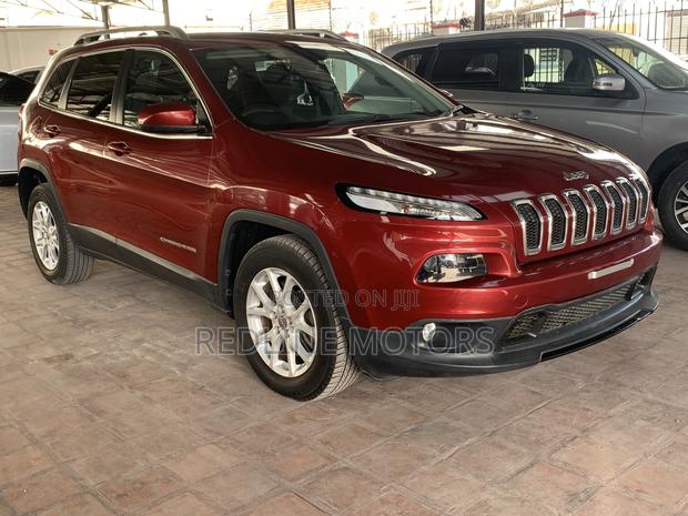 Front Wheel Drive 2017 Jeep Cherokee Limited - Red