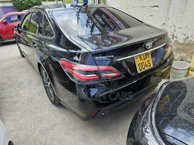 2018 Toyota Crown Black Edition: Stylish Sedan Available
