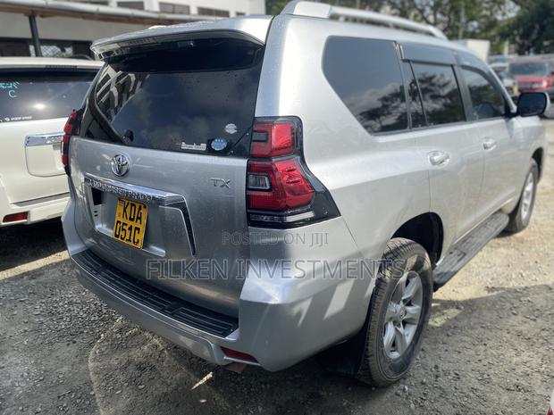 2014 Toyota Land Cruiser Prado 2.7 VVT-i - Luxury SUV for Outdoor Enthusiasts