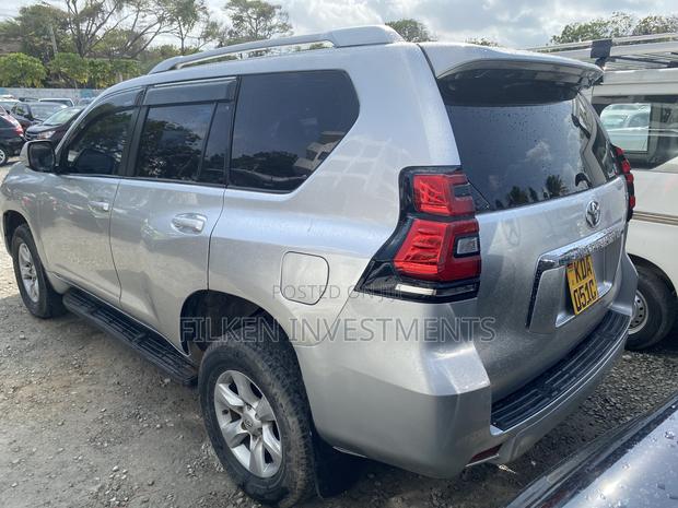 2014 Toyota Land Cruiser Prado 2.7 VVT-i - Luxury SUV for Outdoor Enthusiasts