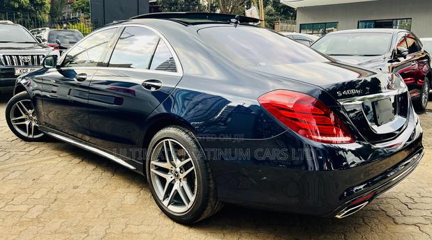 Elegant Hybrid Sedan: 2017 Mercedes-Benz S-Class S 400 Hybrid L Blue (V222)