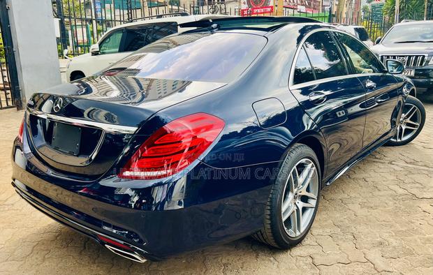 Elegant Hybrid Sedan: 2017 Mercedes-Benz S-Class S 400 Hybrid L Blue (V222)