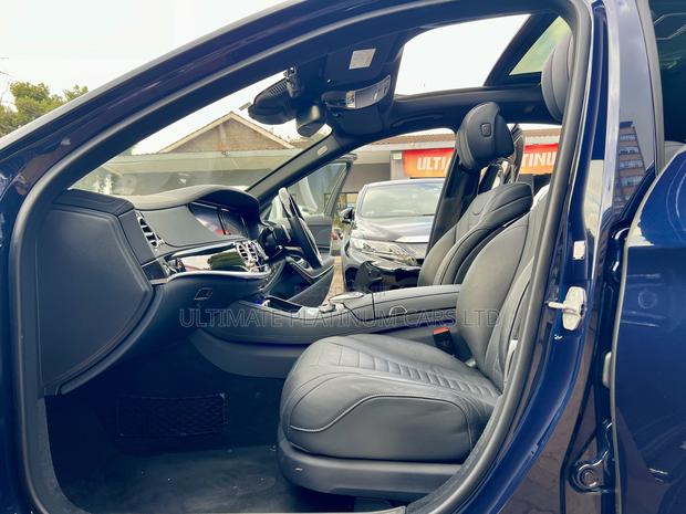 Elegant Hybrid Sedan: 2017 Mercedes-Benz S-Class S 400 Hybrid L Blue (V222)