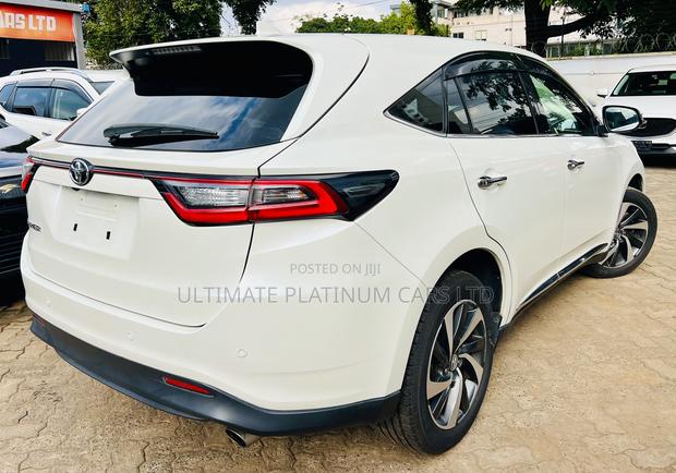 2017 Toyota Harrier 2.0 Turbo 4WD White - Premium Package