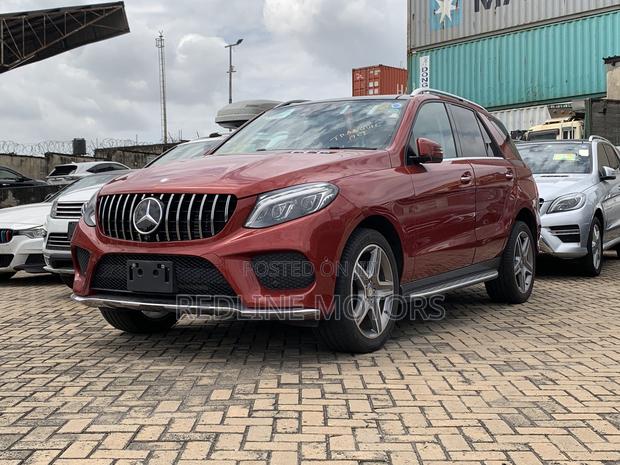 GLE 350d 4MATIC 2017: Red Mercedes-Benz GLE-Class SUV