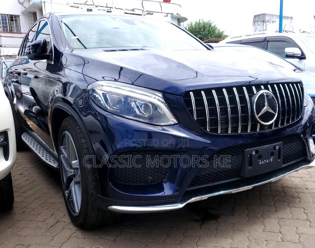 New 2018 Mercedes-Benz GLE 350d 4MATIC: Stylish Blue SUV