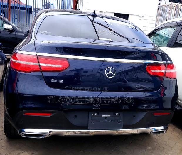 New 2018 Mercedes-Benz GLE 350d 4MATIC: Stylish Blue SUV