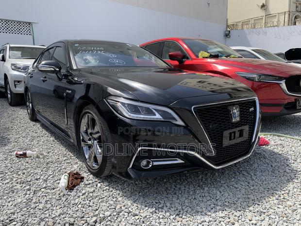 Black 2018 Crown Toyota - Elegant Sedan