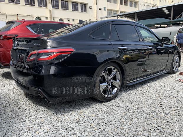 Black 2018 Crown Toyota - Elegant Sedan