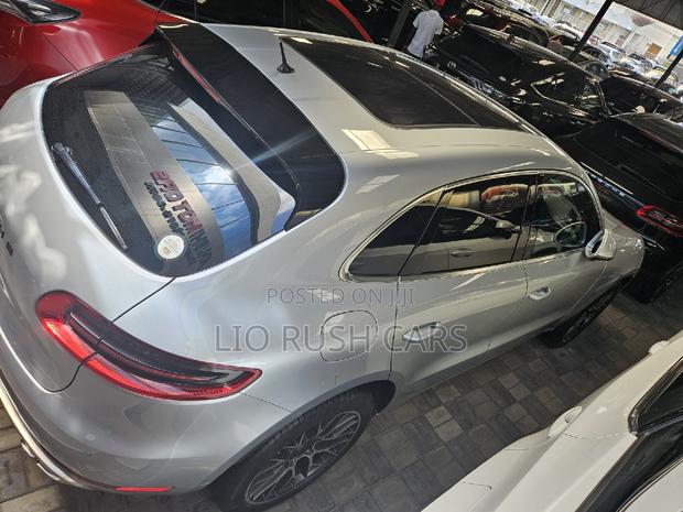 Porsche Macan 2018 Silver