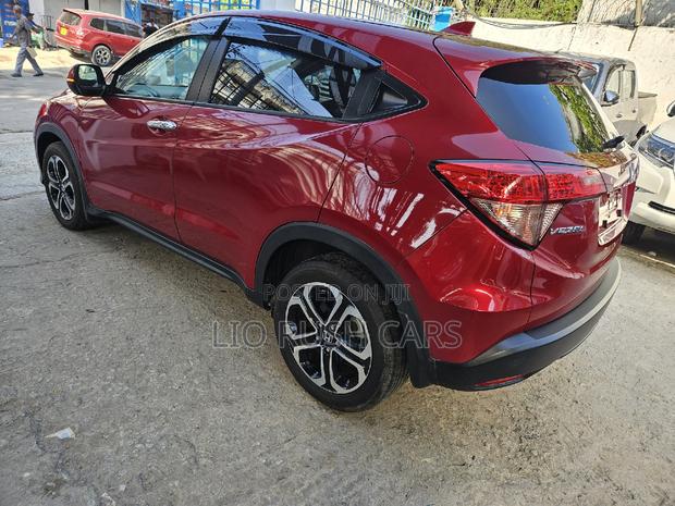 Honda Vezel 2018 Red - Compact SUV with a Red Touch of Class