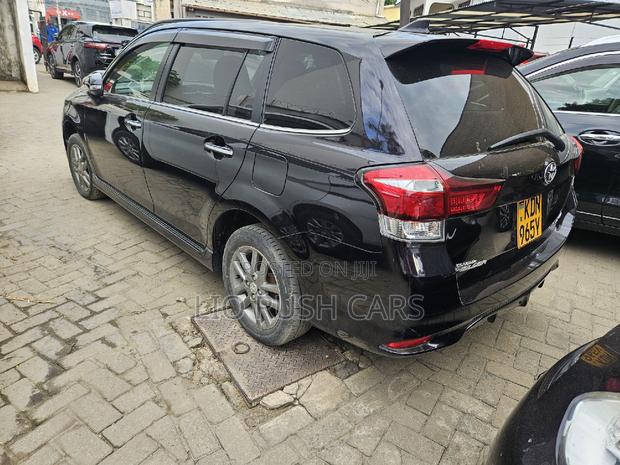 2018 Toyota Corolla Fielder - Black Edition: Elegant and Powerful