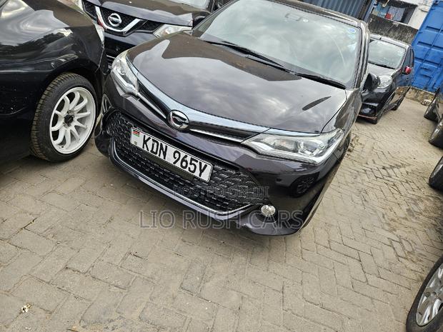 2018 Toyota Corolla Fielder - Black Edition: Elegant and Powerful