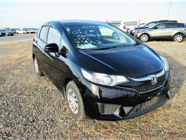 Honda Fit 2017 - Compact, Efficient, and Modern Vehicle