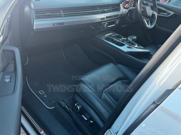 Audi Q7 3.0T Premium AWD quattro 2017 (White