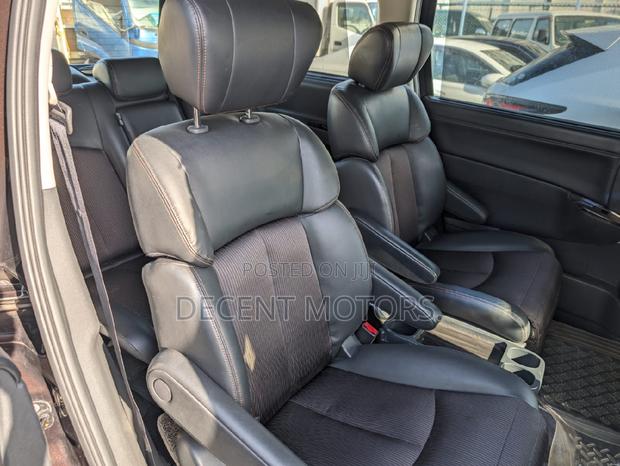 Luxury 2018 Nissan Elgrand Brown - Affordable Price