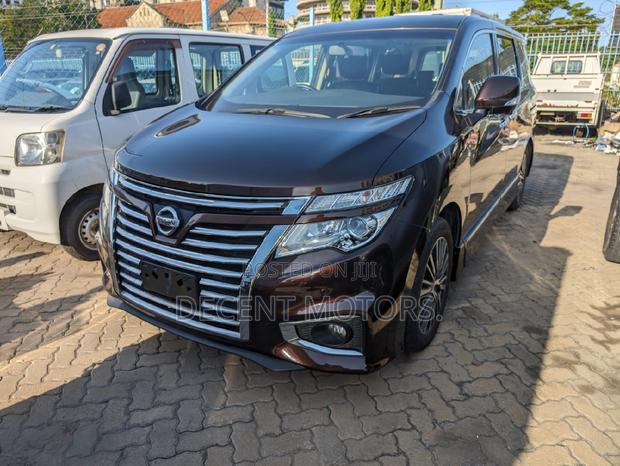 Luxury 2018 Nissan Elgrand Brown - Affordable Price