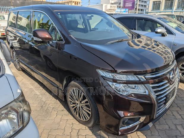 Luxury 2018 Nissan Elgrand Brown - Affordable Price