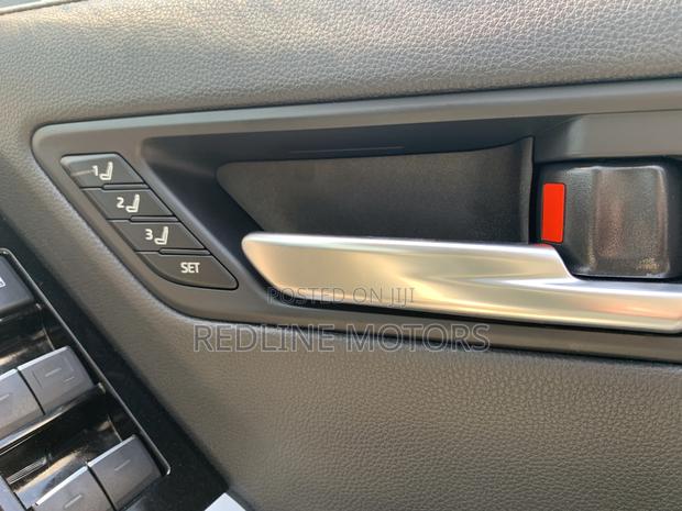 Toyota Land Cruiser 3.5 Petrol 4WD 2022 - White - Off-Road Edition