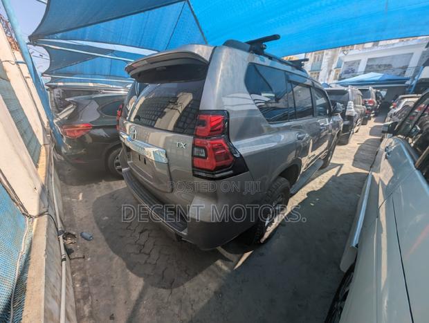 2018 Toyota Land Cruiser Prado 2.7 Titanium Gold