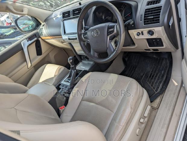 Toyota Land Cruiser Prado 2018 White: Premium Performance and Luxury