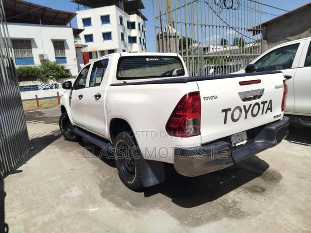 2018 Toyota Hilux White: Single Cab, 4x4 Automatic