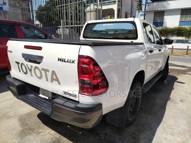 2018 Toyota Hilux White: Single Cab, 4x4 Automatic