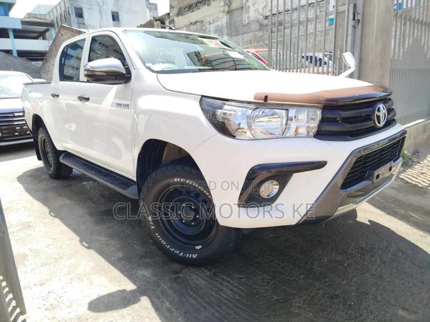 2018 Toyota Hilux White: Single Cab, 4x4 Automatic