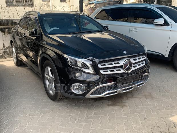 New 2017 Mercedes-Benz GLA-Class Black: Premium Black SUV