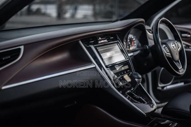 2015 Toyota Harrier Off-White SUV: Minimum Two Variants for You
