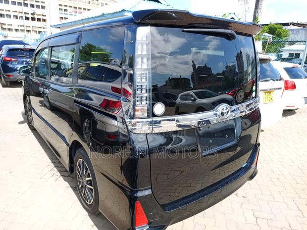 2017 Toyota Voxy in Black: Modern and Spacious