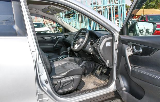 2017 Nissan X-Trail: The Perfect Blend of Style and Power!