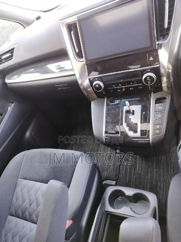 Toyota Alphard 2018 White