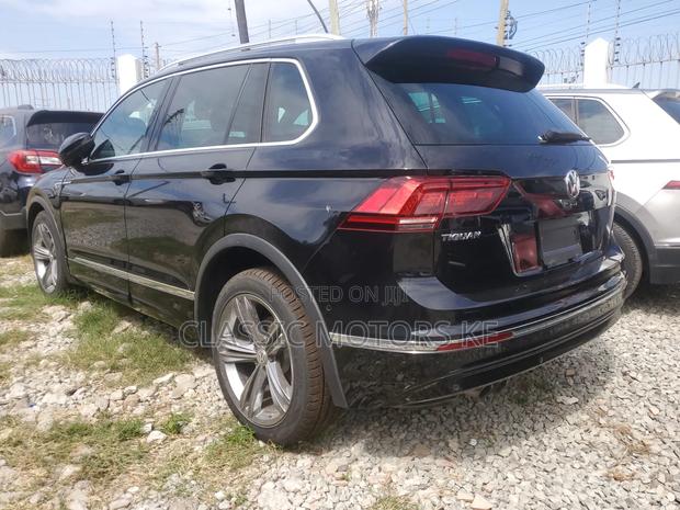Volkswagen Tiguan 2018 - Sleek Black Edition