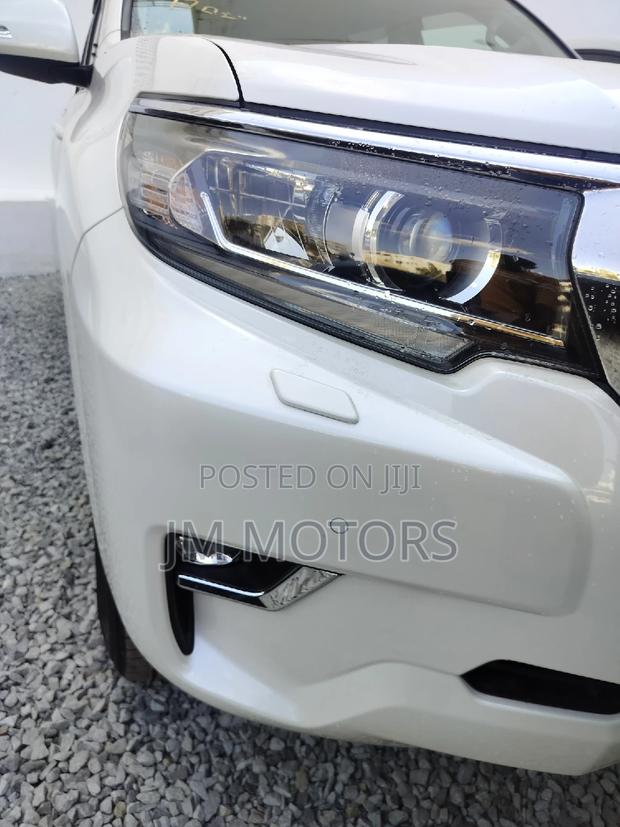 Toyota Land Cruiser Prado 2017 White