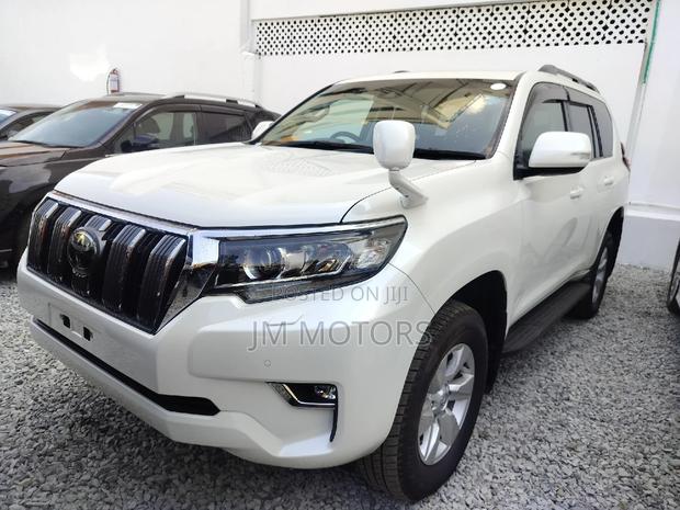 Toyota Land Cruiser Prado 2017 White