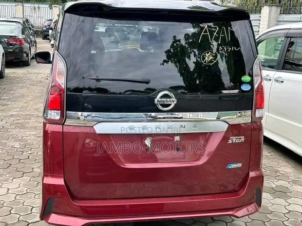 2017 Red Nissan Serena: Comfortable and Sophisticated