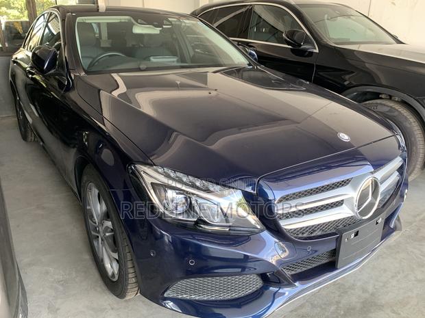 2016 Mercedes-Benz C200 Blue: Luxury Compact Sedan