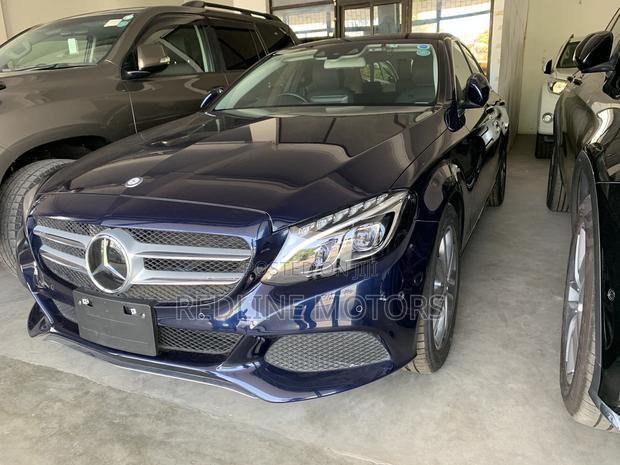 2016 Mercedes-Benz C200 Blue: Luxury Compact Sedan