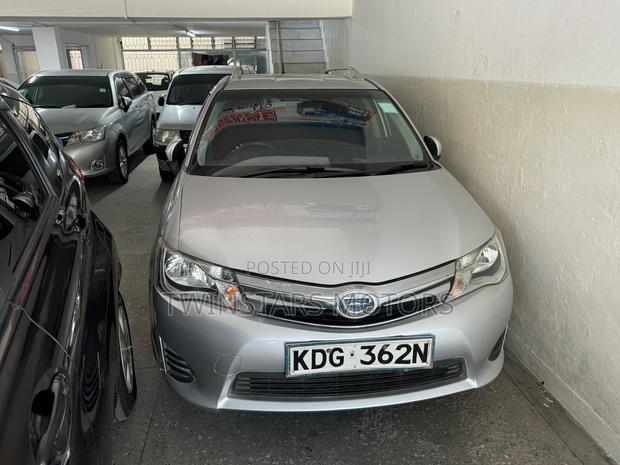 Pre-owned 2014 Toyota Corolla Fielder Silver - Great Value